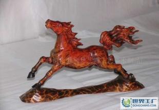东北特色手工工艺品 仿古实木雕刻马的艺术魅力与文化内涵
